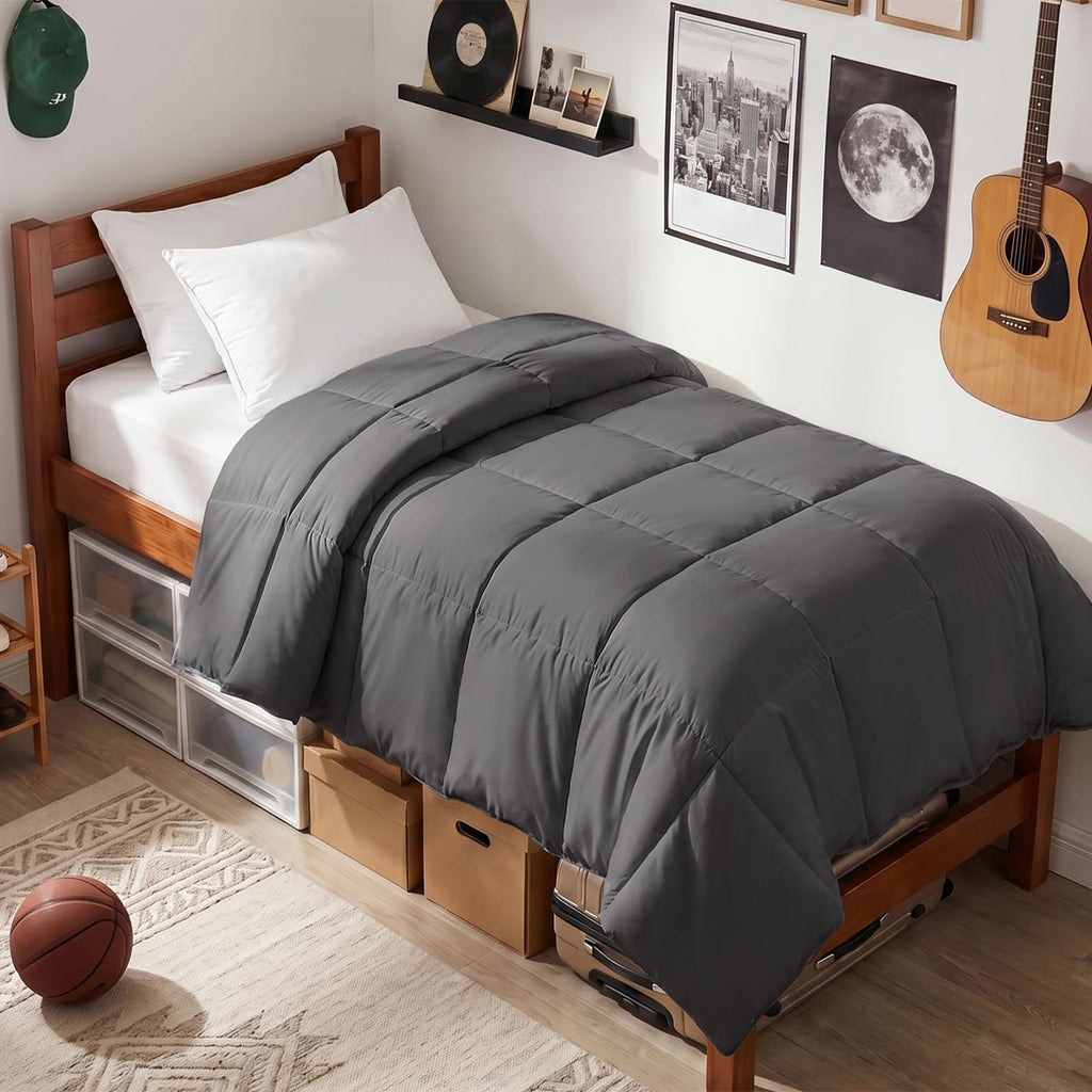 EASELAND Down Alternative Comforter - Quilted Duvet Insert for All Seasons, Soft Lightweight with Corner Tabs, Summer Winter Warm Bedding