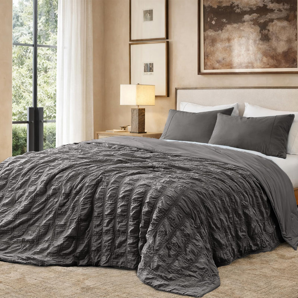 Cozy Bliss Cooling Comforter Seersucker Plaid, Q-Max 0.45 Lightweight Cooling Blanket, Breathable Silk Smooth Summer Bedding Quilt for Hot Sleepers Night Sweats