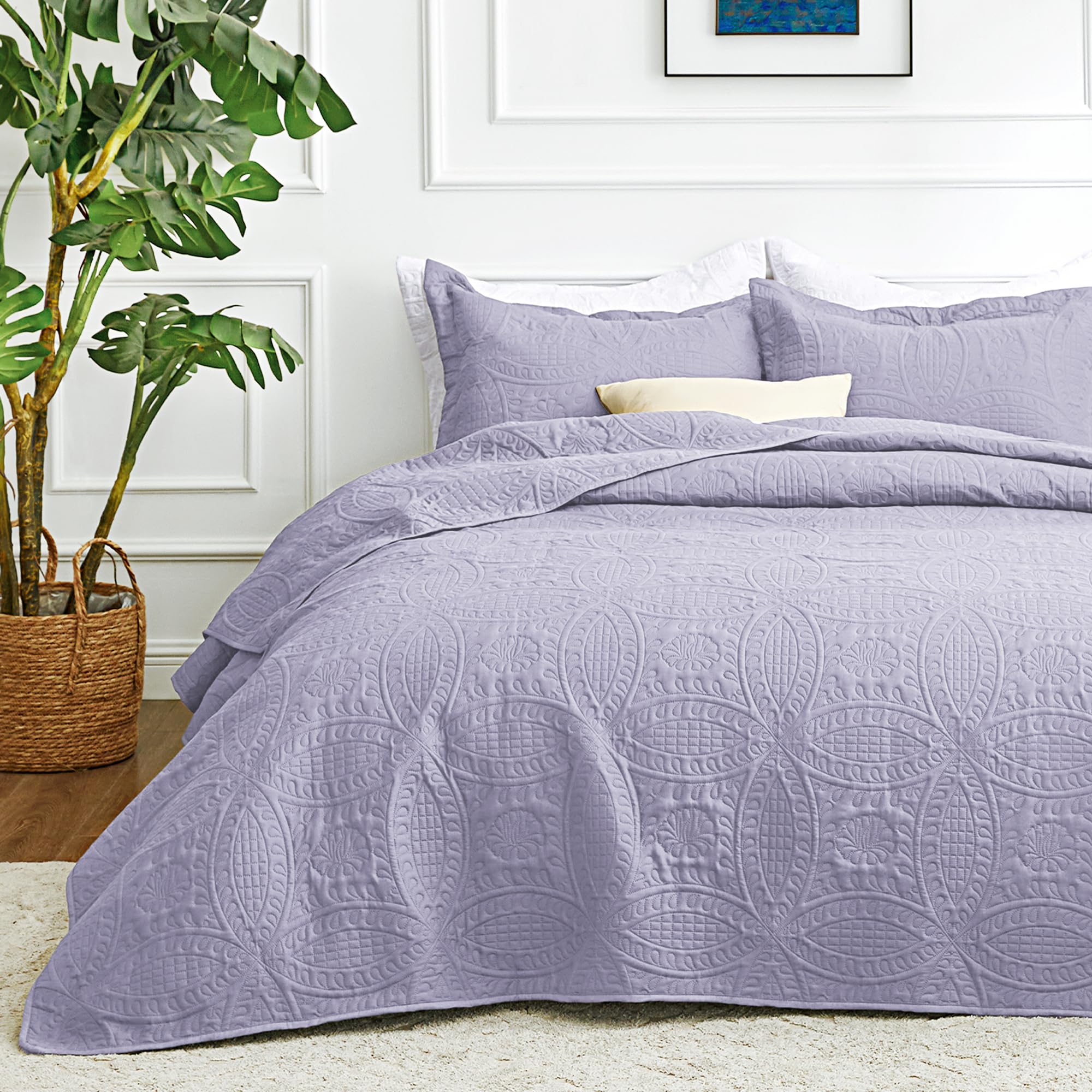 Classic Quilt Bedding Set for Everyday Bedroom Comfort
