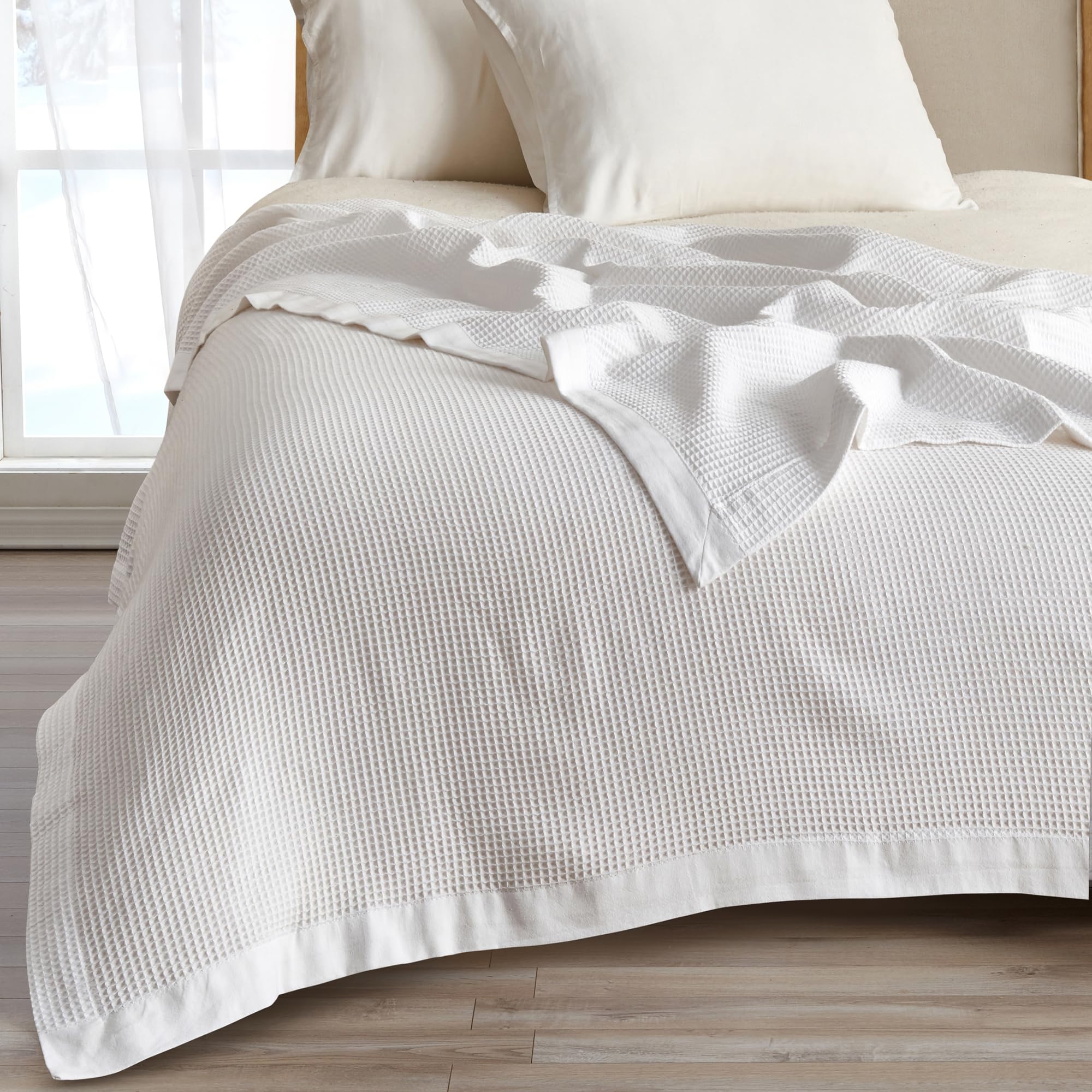 Classic Cotton Bed Blanket for Year-Round Comfort