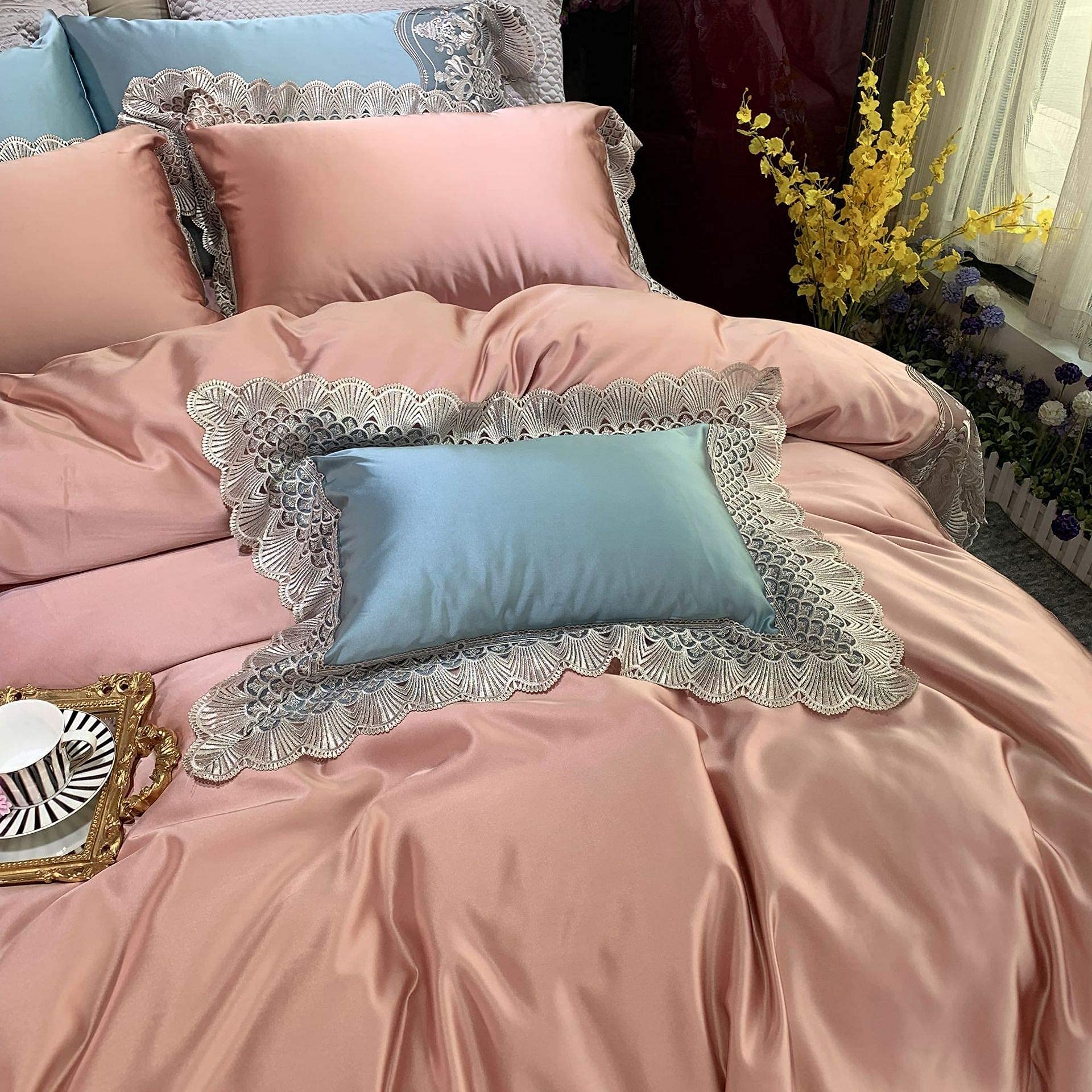 4 Pieces Satin Jacquard Embroidered Bedding Set Lace Print Hotel Quality Includes X1 Duvet Cover X2 Pillowcases and X1 Fitted Sheet Soft Lightweight Microfiber 220 240Cm